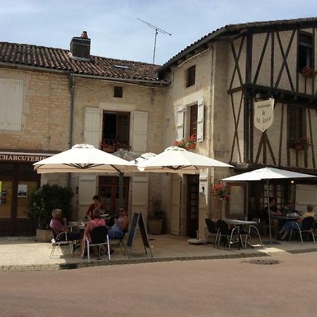 La Vieille Maison Rose Nanteuil-en-Vallée Exterior photo
